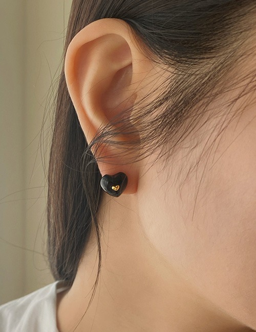 Black Gemstone Heart Earrings